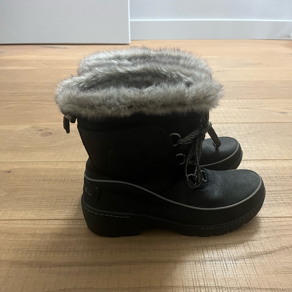 Sorel winter boots size 9
